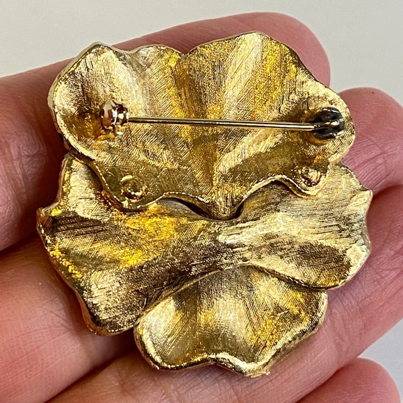 Hand Painted Enamel Pansy Brooch Gold Tone Blue Rhinestone Faux Pearl Floral Pin - Picture 3 of 13